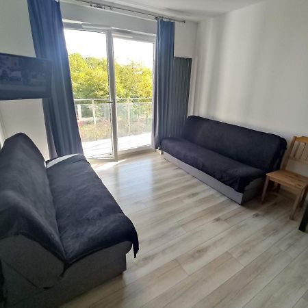 1110 Smialego 39 - Tanie Pokoje W Apartamencie - Samodzielne Zameldowanie - Self Check In Poznań Exterior foto