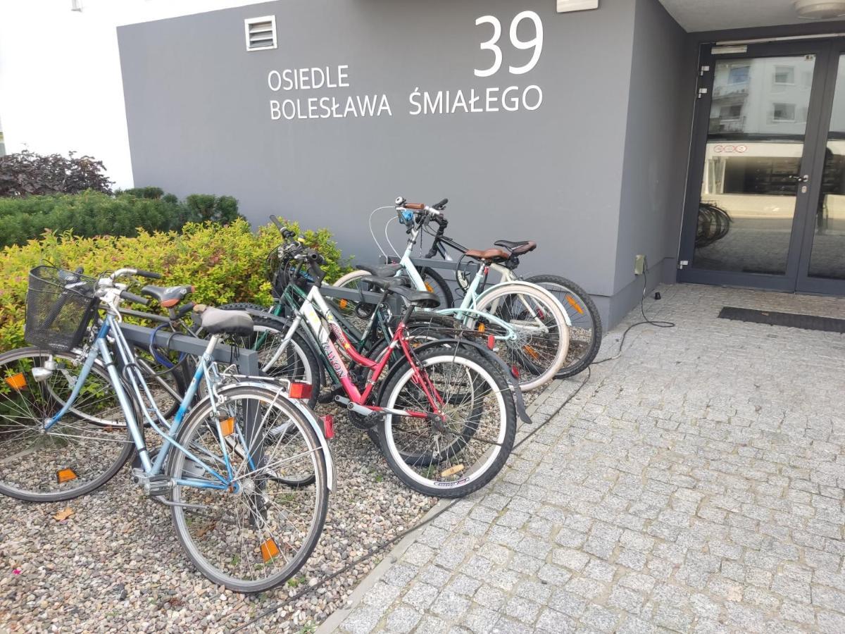 1110 Smialego 39 - Tanie Pokoje W Apartamencie - Samodzielne Zameldowanie - Self Check In Poznań Exterior foto