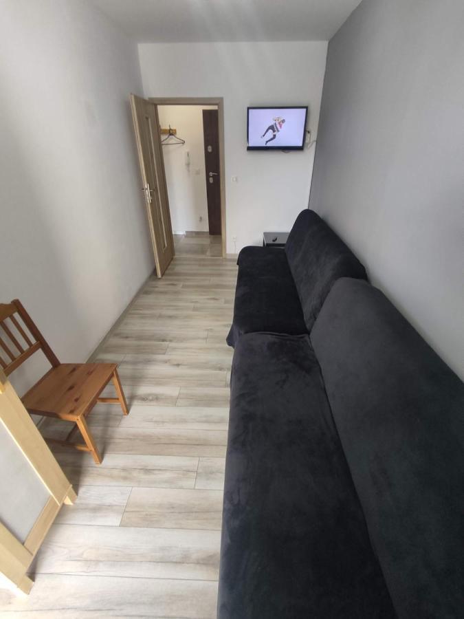 1110 Smialego 39 - Tanie Pokoje W Apartamencie - Samodzielne Zameldowanie - Self Check In Poznań Exterior foto