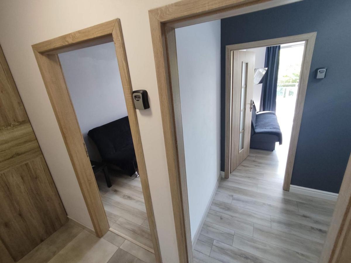 1110 Smialego 39 - Tanie Pokoje W Apartamencie - Samodzielne Zameldowanie - Self Check In Poznań Exterior foto