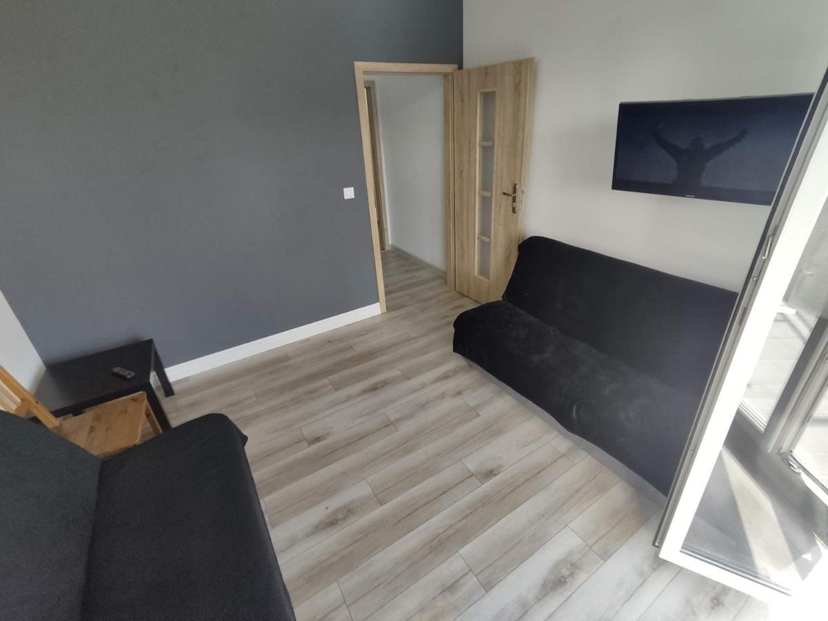 1110 Smialego 39 - Tanie Pokoje W Apartamencie - Samodzielne Zameldowanie - Self Check In Poznań Exterior foto