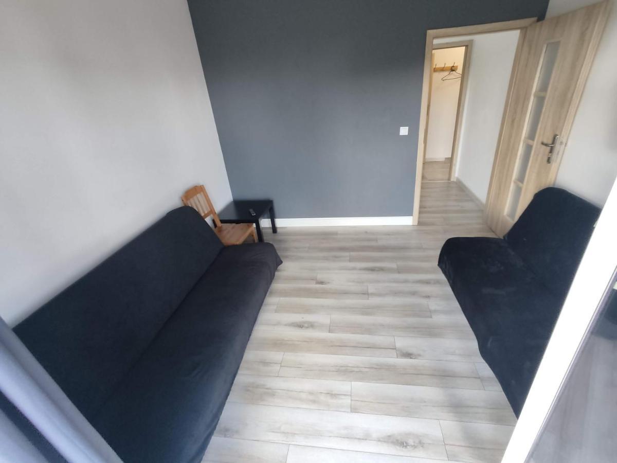 1110 Smialego 39 - Tanie Pokoje W Apartamencie - Samodzielne Zameldowanie - Self Check In Poznań Exterior foto