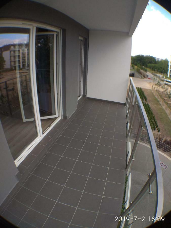 1110 Smialego 39 - Tanie Pokoje W Apartamencie - Samodzielne Zameldowanie - Self Check In Poznań Exterior foto