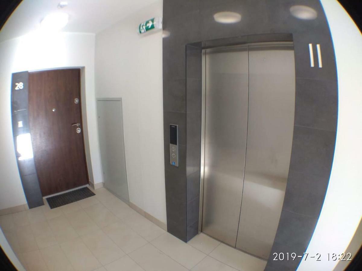 1110 Smialego 39 - Tanie Pokoje W Apartamencie - Samodzielne Zameldowanie - Self Check In Poznań Exterior foto